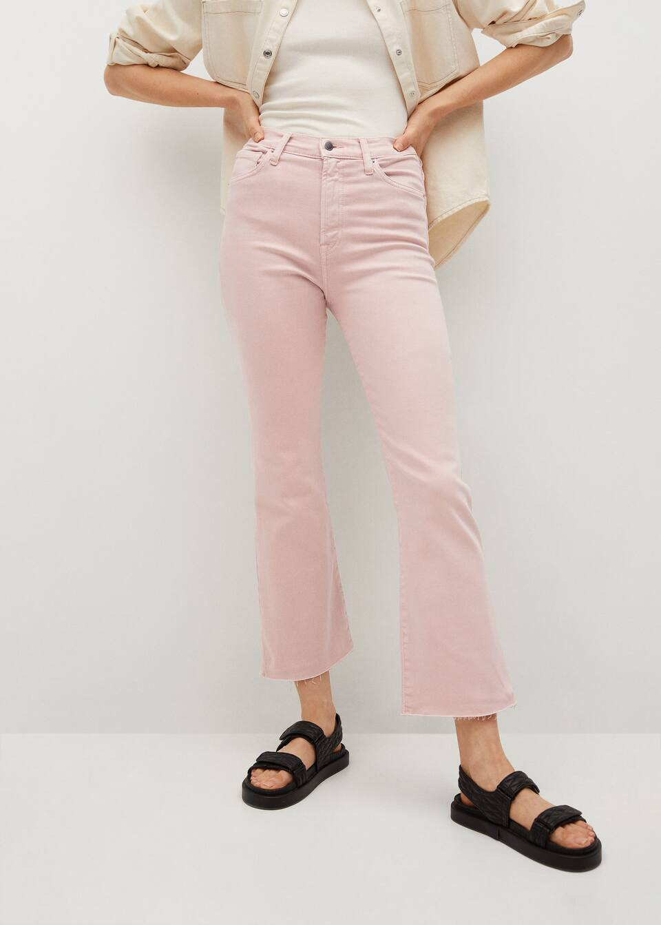 Kurze Flared-Jeans | MANGO (DE)
