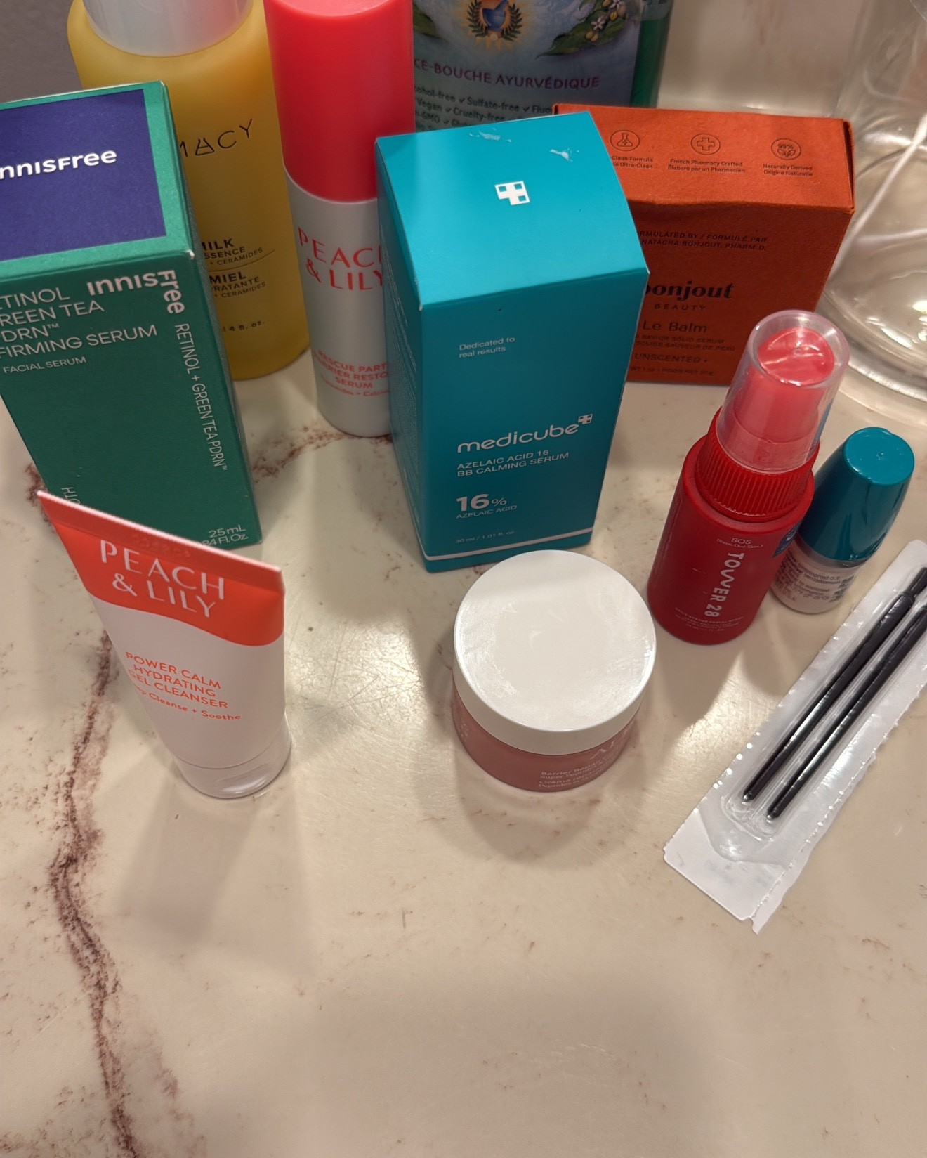 What I use for a nigthttime skincare routine as a woman in her mid 40s with reactive skin/rosacea, concerned with skin barrier  repair, fine and deep lines, sun damage and elasticity. 

Slow aging, anti-aging, skincare, beauty, skincare routine, beauty routine.

#LTKOver40 #LTKselfcare #LTKBeauty