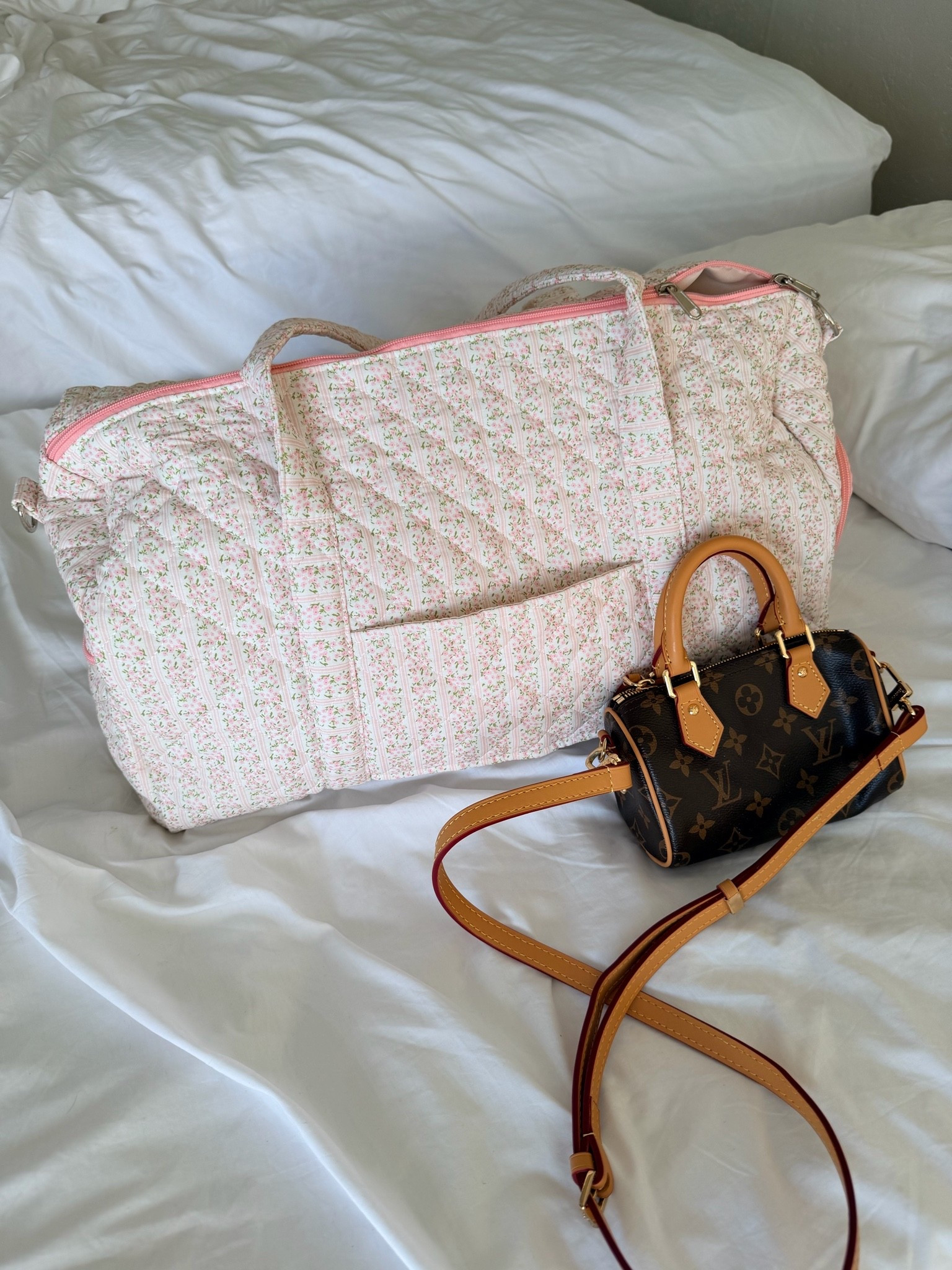 Cutest travel bag or gym bag for the girlies!