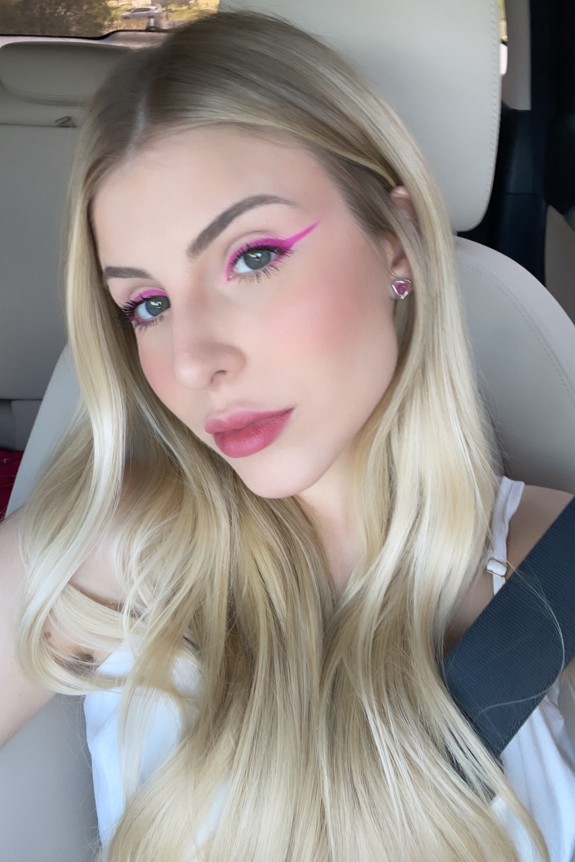 E esse delineado que eu fiz com batom? Juro! Podemos - e devemos - usar nossos produtos de diversas formas! Gostaram? #CreatorNovemberLTK #MakeUp

#LTKbeauty #LTKbrasil #LTKparties