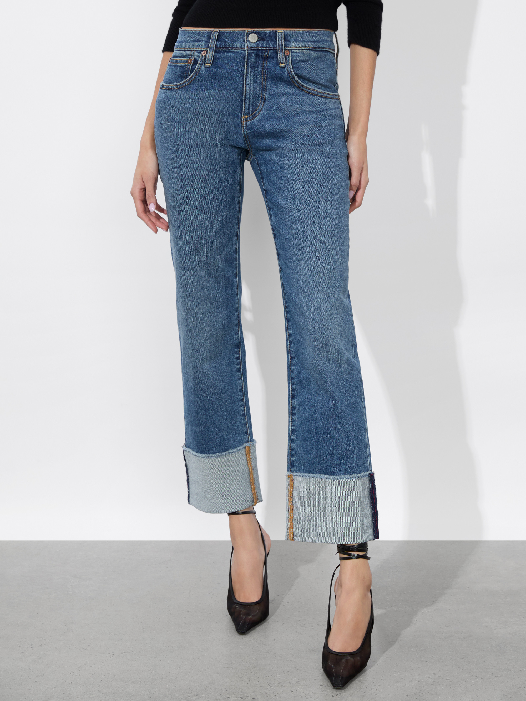 ABILENE LOW RISE CUFFED JEAN | Alice + Olivia