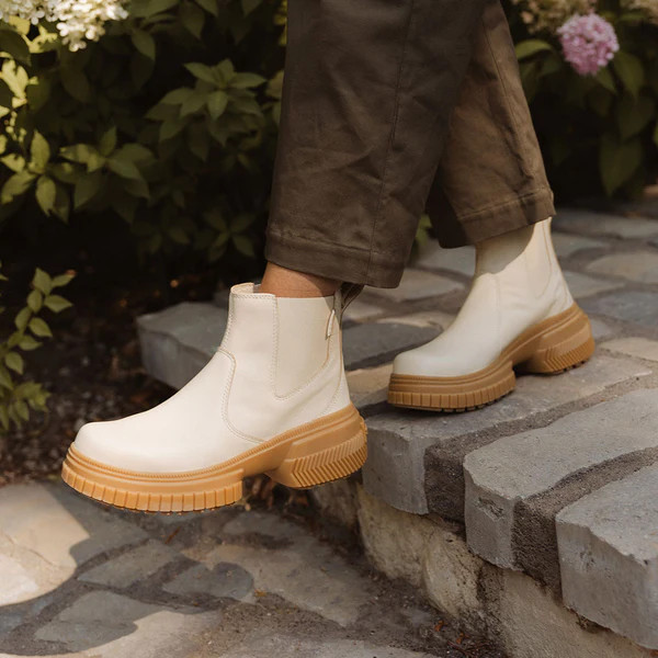 Sorel Ona Ave Chelsea Boot WP-Honey White, Gum | Albion Fit