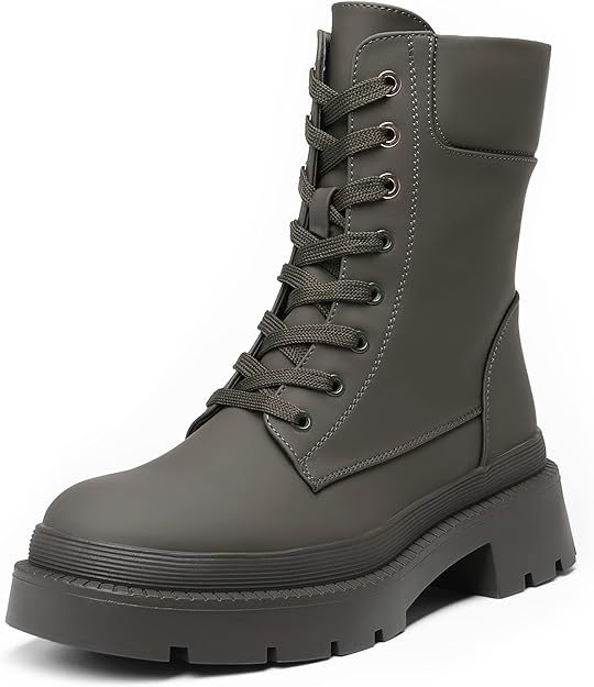 DREAM PAIRS Women's Platform Chelsea Combat Boots Lace Up Lug Sole Ankle Booties Shoes | Amazon (US)