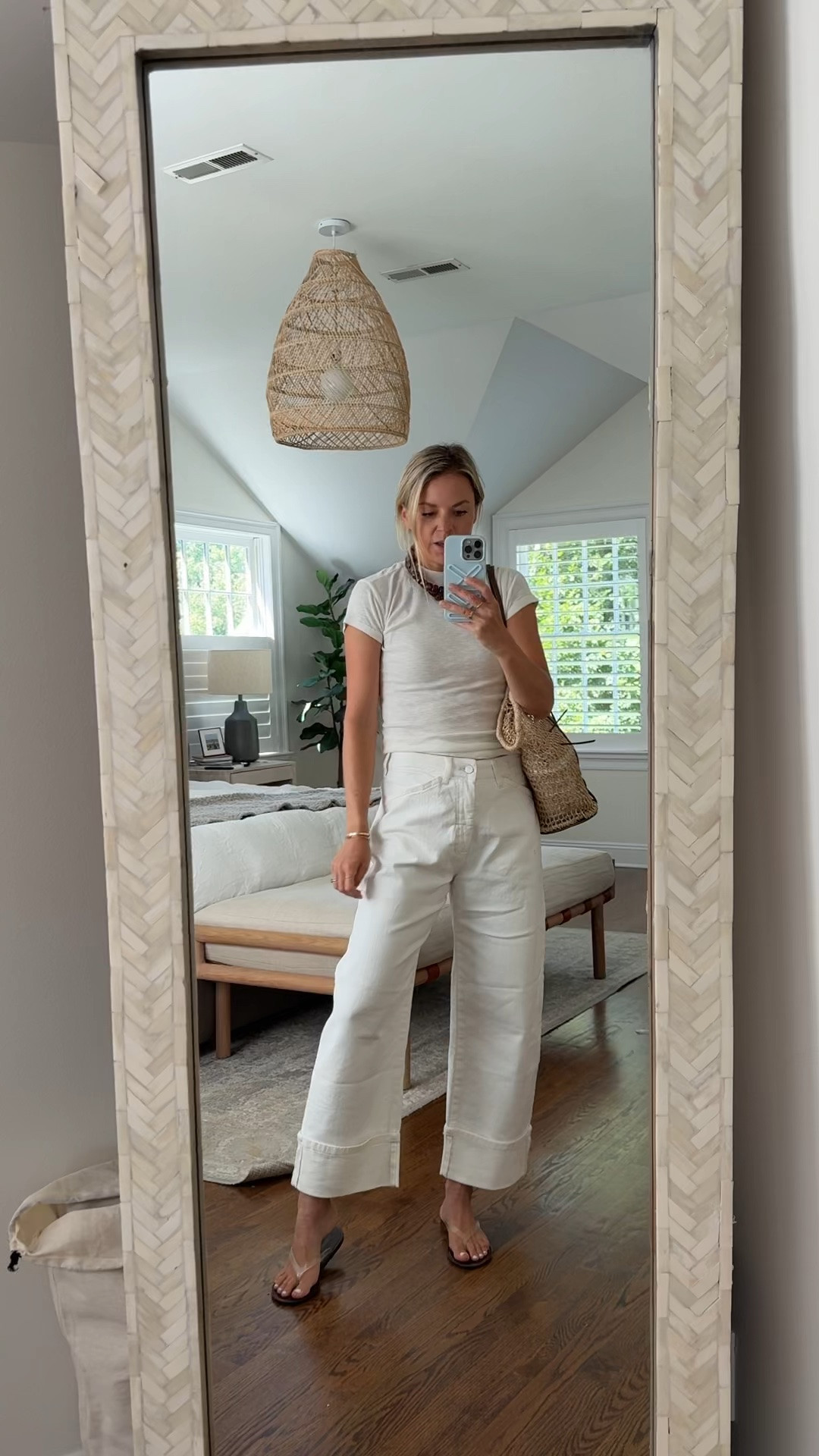 Chic, comfortable + effortless style jeans. They’re also cute with a fun top or sweater and come in a few different washes 
•I’m 5’5 wearing a 26R/tts. Try sizing down if you prefer a more fitted look 
•small tee, tts 
•sandals tts, size up if between