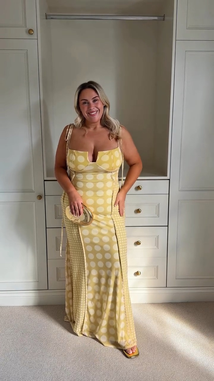 I think I’ve found your next occasion dress 💛🏝️🥂✨

Whether it’s fora birthday, holiday or wedding guess how gorgeous is this yellow maxi dress! 

Details: 
Dress @asos 
Bag @hm 
Shoes @asos 
Perfume @kyliecosmetics 
Blush @diorbeauty 
Body mist @koparibeauty 
Bracelet @indigolune 
Sunglasses @prada 
Earrings @asos 

#grwm #occasiondress #holidaydress #holidayoutfits #maxidress
