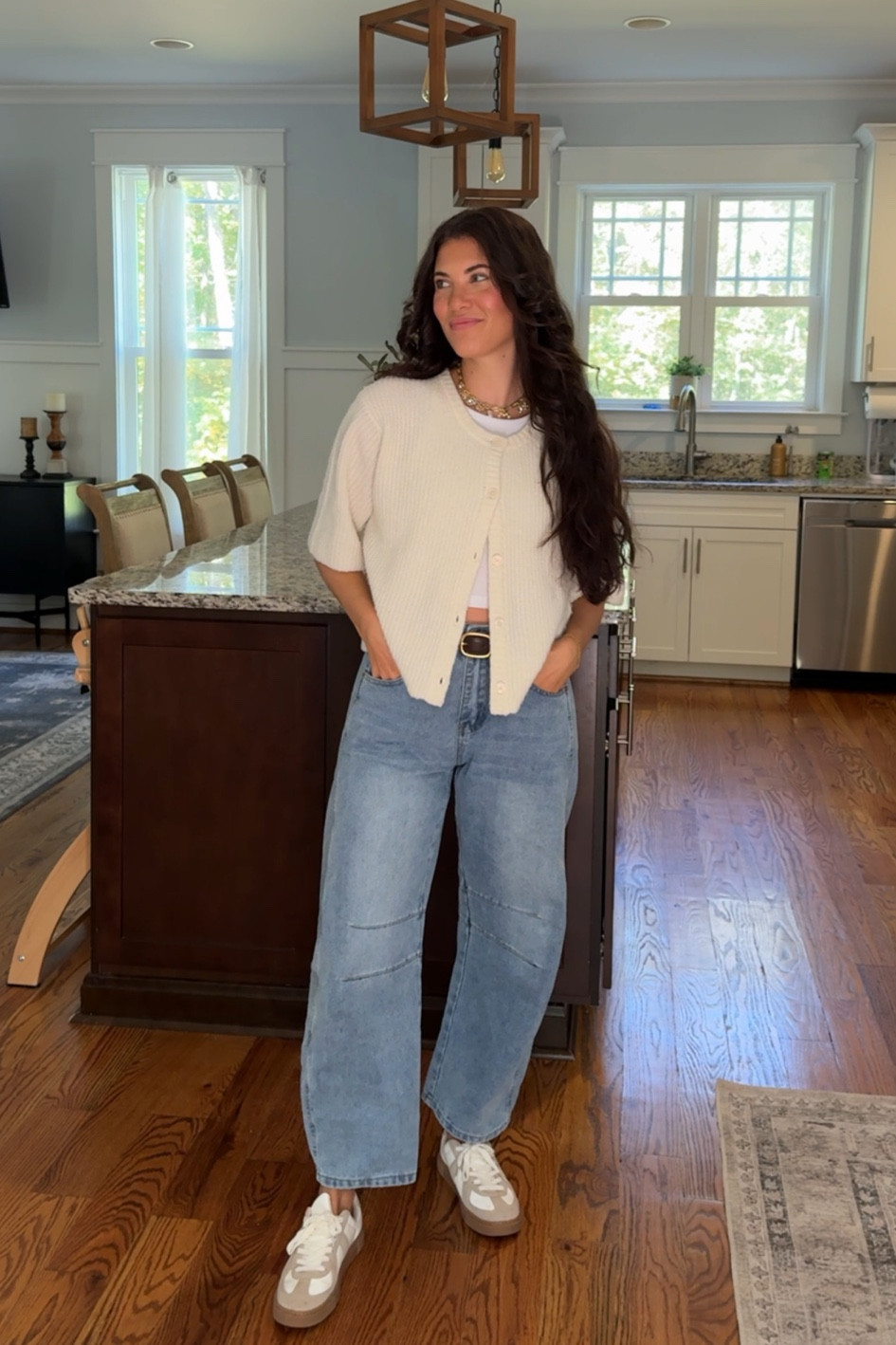 Loving this cozy + practical fall outfit. It’s still pretty warm where we live, so living for light layers. Are we loving the barrell jean trend? 

#barrelljeans #falloutfits #falloutfit #fallstyling 