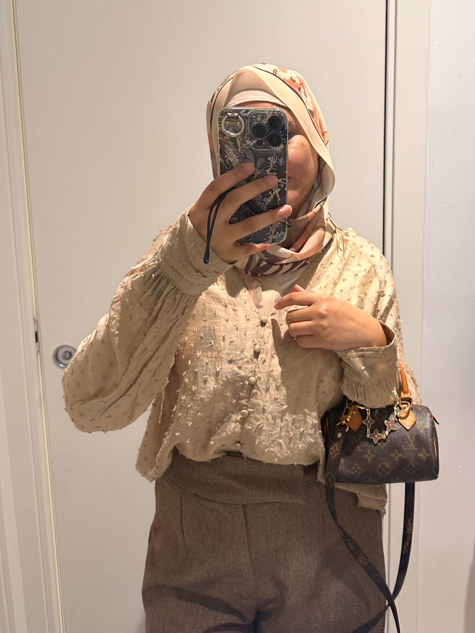 Found my Dream bag on Ebay japan 😍 I will take something similar but you need to do your own searching. Blouse is from zara will tay something similar  #minispeedyhl #minispeedy #louisvuitton #zara #shein 

#LTKmodest #LTKworkwear #LTKbag