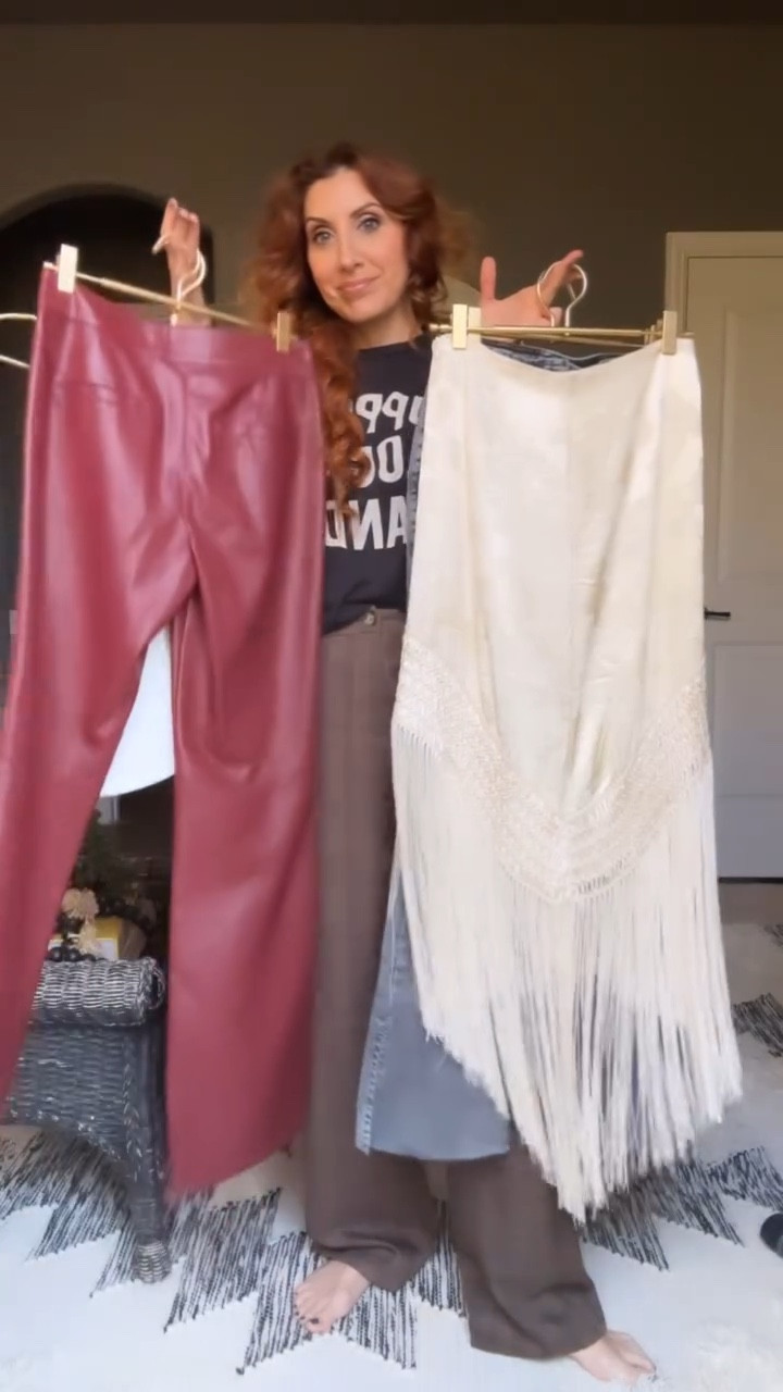 Casual… but with attitude. 👊✨

Yes, you CAN be super comfy and still turn heads! 
It’s all about adding a little flair—whether it’s a bold accessory, a splash of color, a little fringe or your fav sneakers that let you down. Bring a piece of you to every outfit, and don’t forget: the best accessory is a smile… or a little sass. 😉

Tell me how you rock the “casual with attitude” look, or tag someone who knows how to slay it effortlessly! 
All things linked in LTK which you can a link to in my bio, or comment SASS below for a direct link to it. 
#GottHealthy

#womensupportingwomen #femaleempowerment #womenempoweringwomen #healthyisalifestyle #fashionstyle #ltk #getdressed