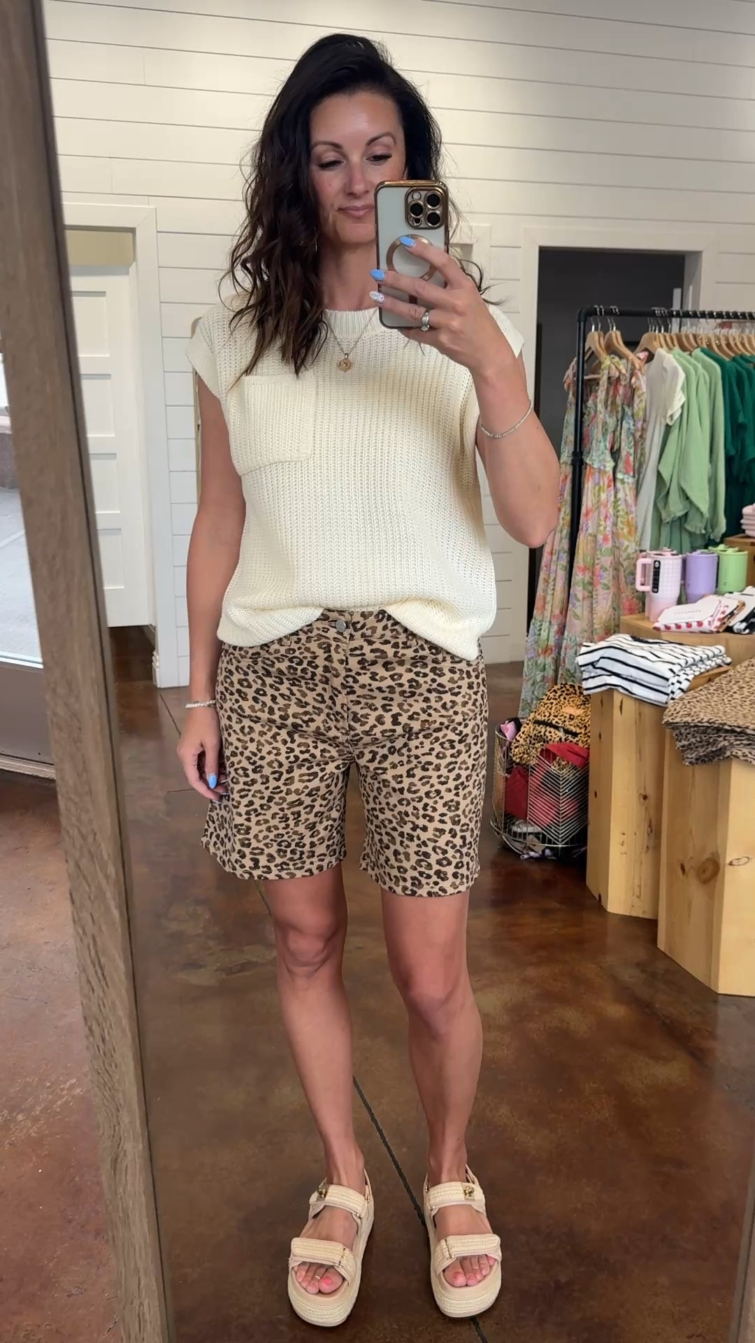 Love this leopard moment !

#LTKSeasonal