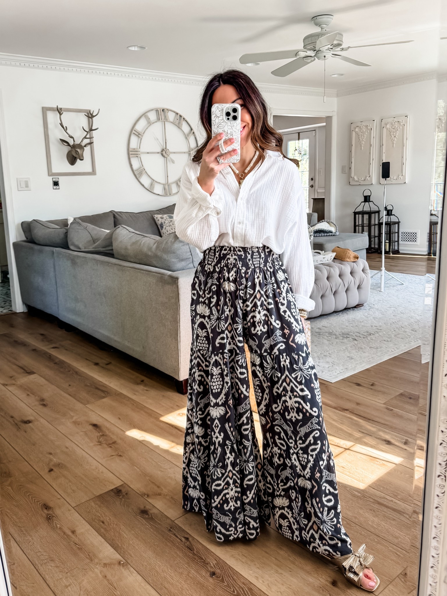 Small short pants. Small white gauze, button-down shirt.



#LTKSaleAlert #LTKOver40 #LTKPetite