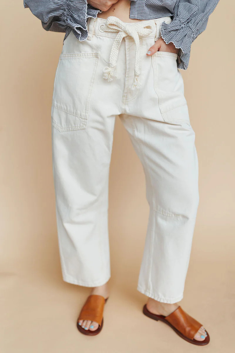 Joey Barrel Jeans in Cream | Henly