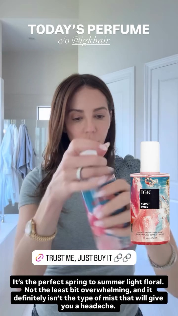 TODAY’S PERFUME  c/o @igkhair  It’s the perfect spring to summer light floral. Not the least bit overwhelming, and it definitely isn’t the type of mist that will give you a headache.