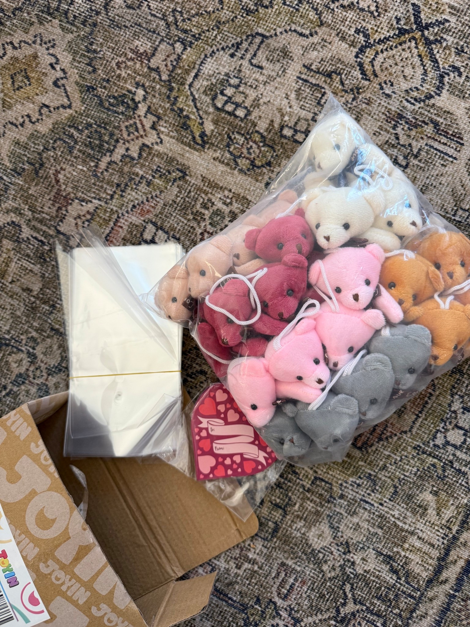 Amazon, valentines 

#LTKKids #LTKFindsUnder50 #LTKSaleAlert