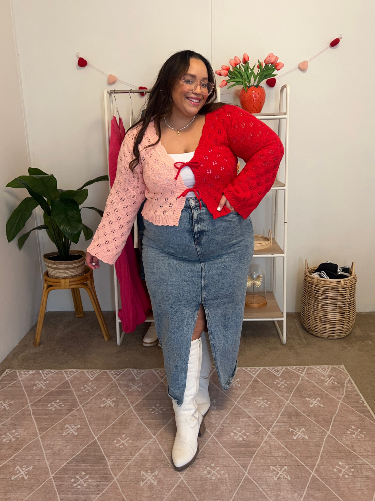 Tj Maxx SCORE!! How freaking cute is this pink and red cardigan for vday??

Top- XL
Skirt - 16 


#LTKstyletip #LTKplussize #LTKshoecrush
