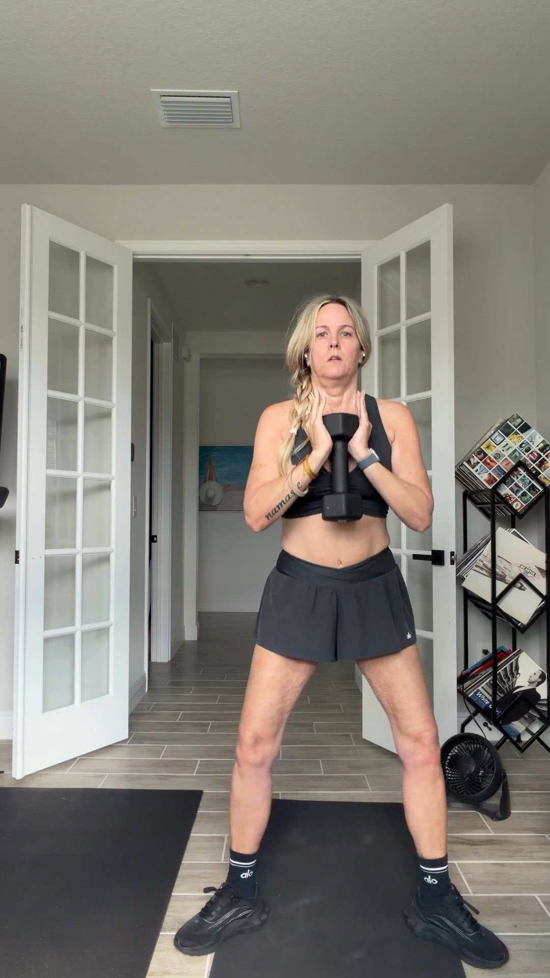 Today’s workout stack getting me ready for bikini & boat season ☀️💪

Did a core + legs class with Tunde and a 30 min rock walk with Rebecca (did it as an incline walk and definitely felt it).

Wearing my Alo Wild Thing bra (XS) and V-Cute shorts (small) in anthracite with my black Alo runners — such a good set for both strength and walking days.

Trying to stay consistent and build back into a routine before summer.

Everything linked in my LTK.

#LTKActive
#PelotonWorkout
#WorkoutRoutine
#AloYoga
#FitnessMotivation
#LTKStyle


#LTKdayinmylife #LTKfitnessgoals #LTKOver40