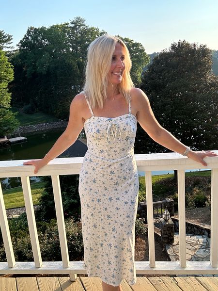 Too hot 🥵 for anything other than a cute dress on this Friday! This corset dress has adjustable straps that can also be removed! Would be cute on the 4th 🇺🇸, a baby shower and even a country concert with white boots! And it’s $32!!! 

#summerdress #countryconcert #corsetdress 

#LTKFindsUnder50 #LTKOver40 #LTKStyleTip