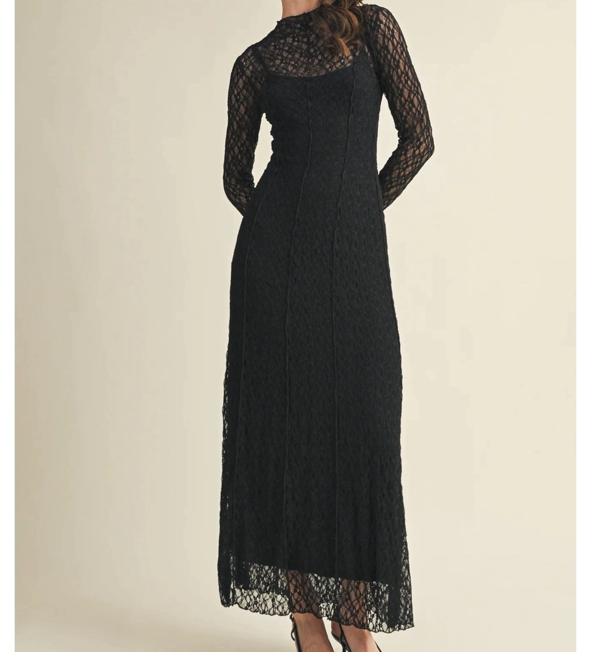 Love this maternity friendly dress for date night or holiday events coming up 😍


Family photos 
Holiday outfits
Date night outfit ideas 

#LTKBump #LTKStyleTip #LTKHoliday