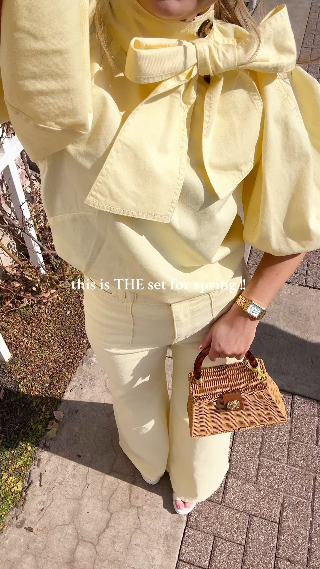 i’ve been obsessed with butter yellow 💛💛 top is a size extra small and the jeans are a 25 ! 

#LTKstyletip