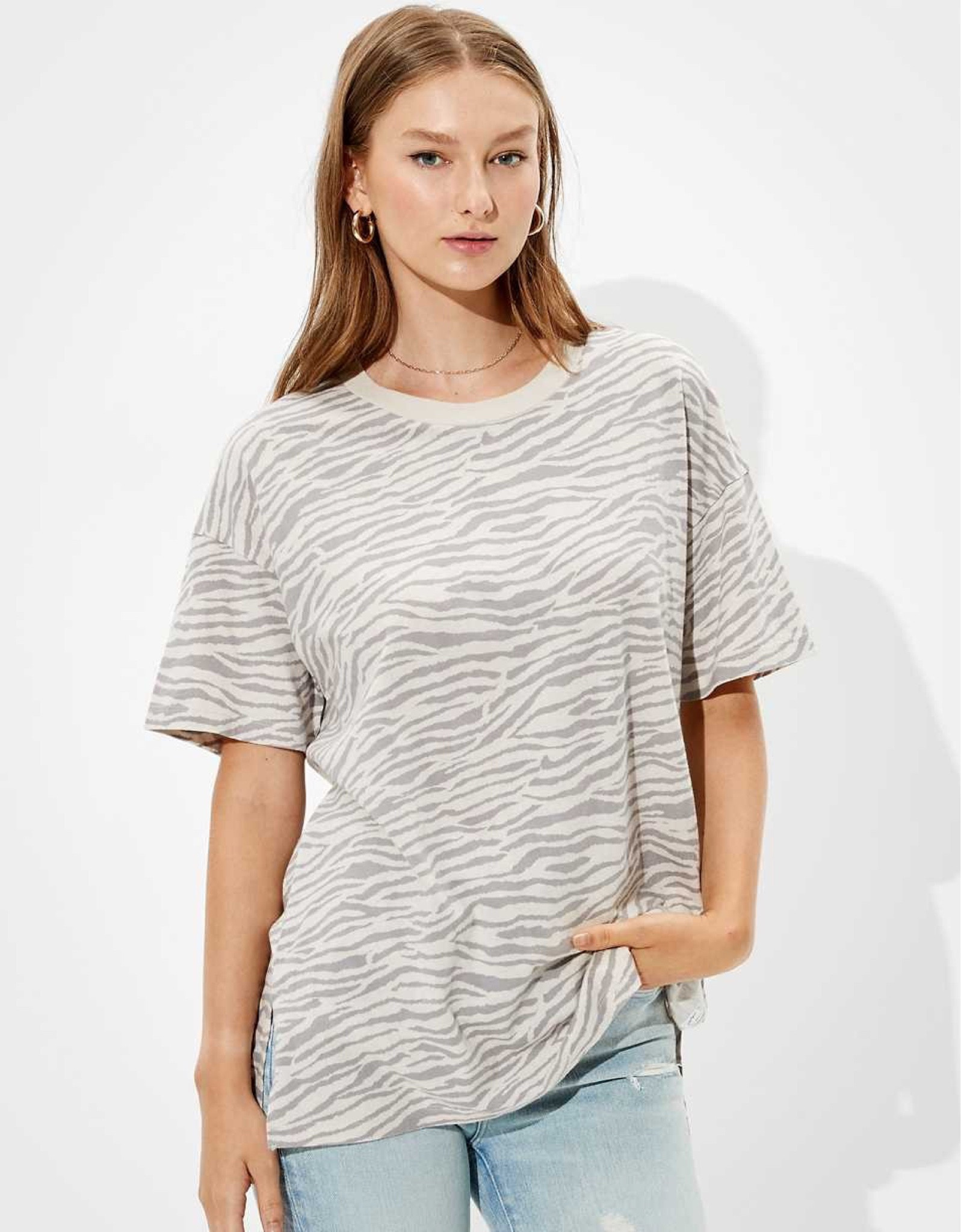 Comfy shirts for busy mom’s from American Eagle. What shirt is your fav to wear all the time? 

#LTKSeasonal #LTKfit #LTKsalealert