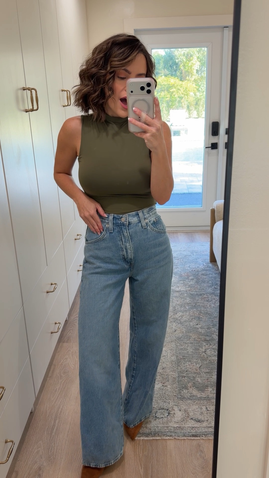 Wearing my true size 25 I’m 52 and have to wear a heel with them. They have a 31 inch inseam top. I’m wearing a extra small shoes are true to size.


The Levi’s everyone keeps asking me about 🤎 The perfect vintage-leaning fit, flattering high rise, and that lived-in denim look we all love. These are my go-to jeans this season—versatile, comfy, and actually worth the hype. Linking them for you because they never stay in stock long!

Hashtags:
#LevisJeans #AmazonFashionFinds #DenimOutfit #JeansOutfitIdeas #WardrobeStaples #EverydayStyle #ClassicDenim #AmazonStyle #FallFashionFinds #StyleInspo

#LTKPetite #LTKootd #LTKFindsUnder50