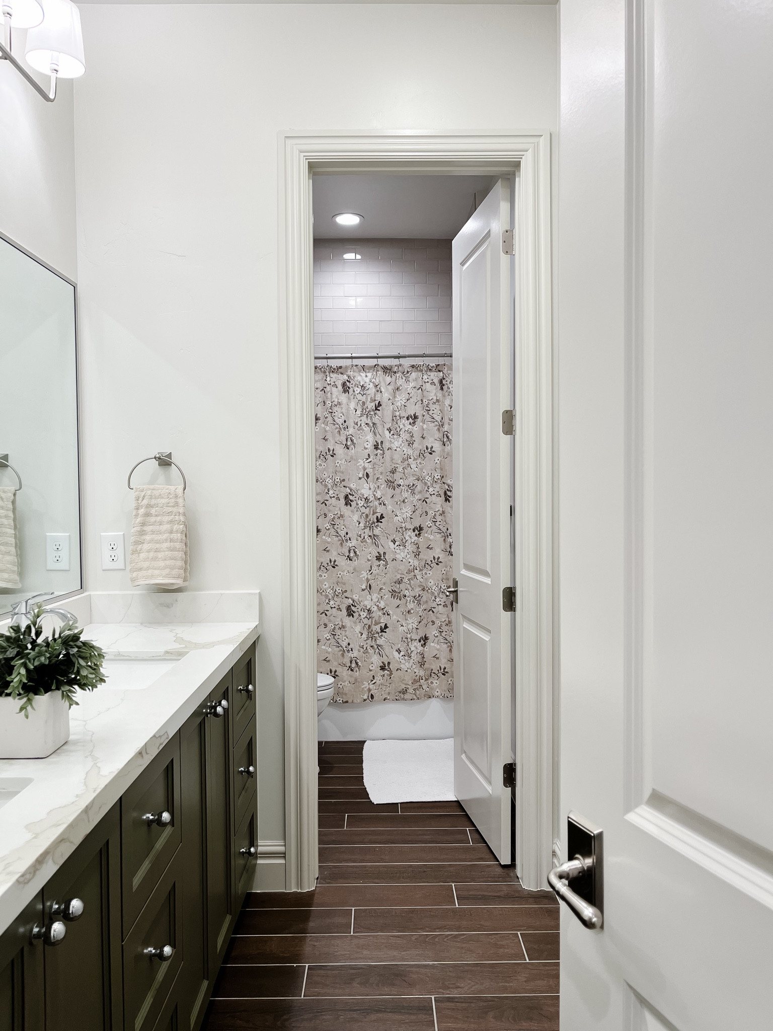 The cutest neutral floral shower curtain is at Target!

Bathroom design, bathroom finds, bathroom style, shower curtain, floral pattern, neutral bathroom, green bathroom, floral pattern

#LTKfindsunder50 #LTKhome #LTKfamily