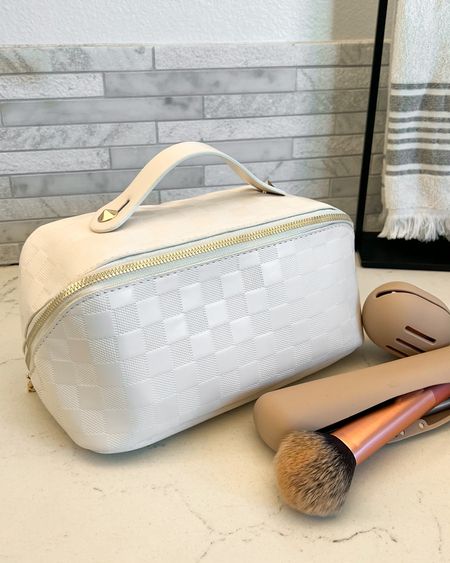 Amazon makeup bag & brush/sponge cases.

#LTKunder50 #LTKbeauty #LTKitbag