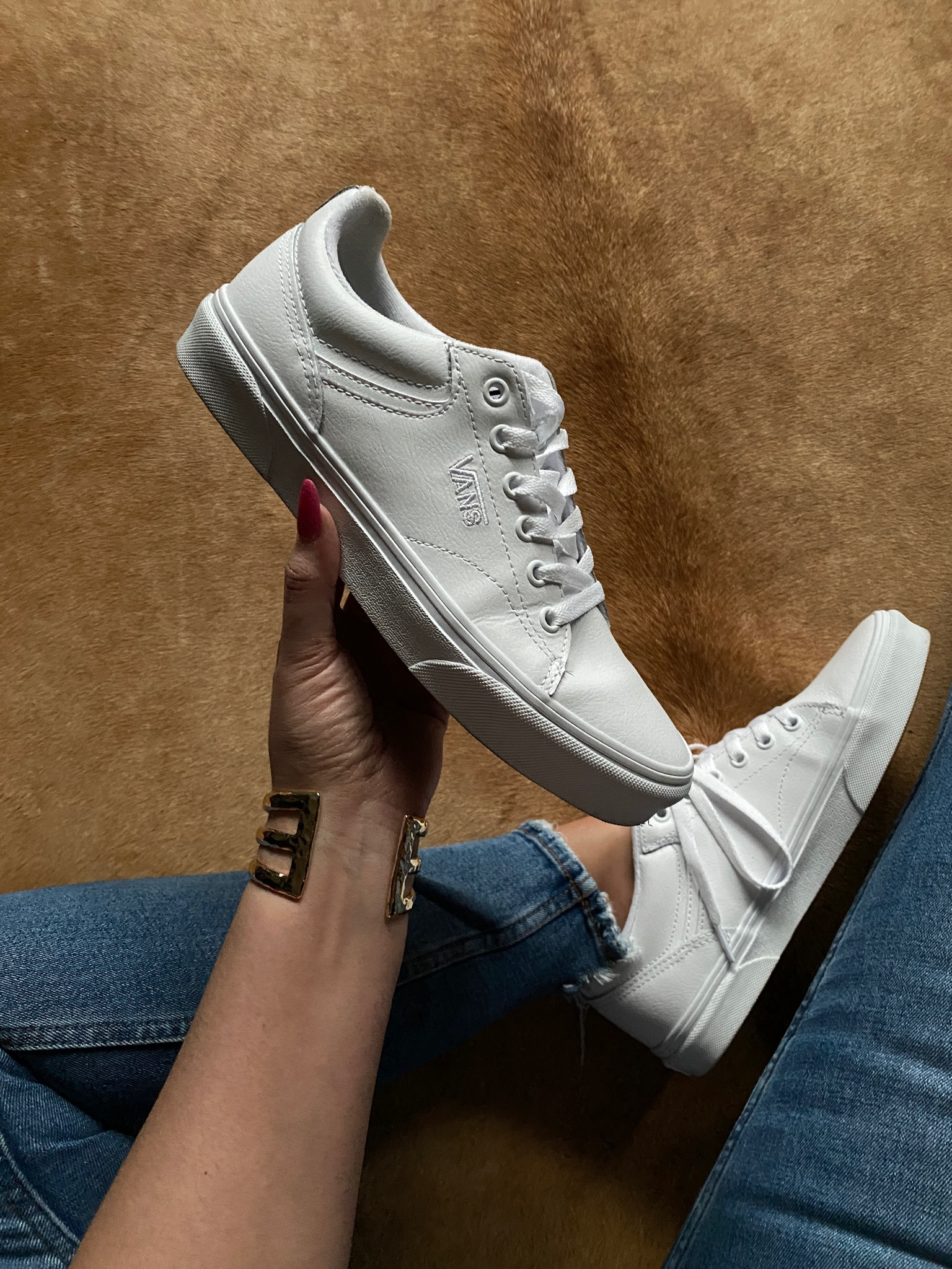 Fashion white sneakers for spring/summer now on sale. This is a men’s sneaker. I purchased a men’s size 8 in this shoe & it fits me perfectly. I normally wear a size 9 in women’s. The width of my feet are in between narrow and wide. These are leather 
#sneakers #WhiteSneakers

#LTKSeasonal #LTKFind #LTKshoecrush