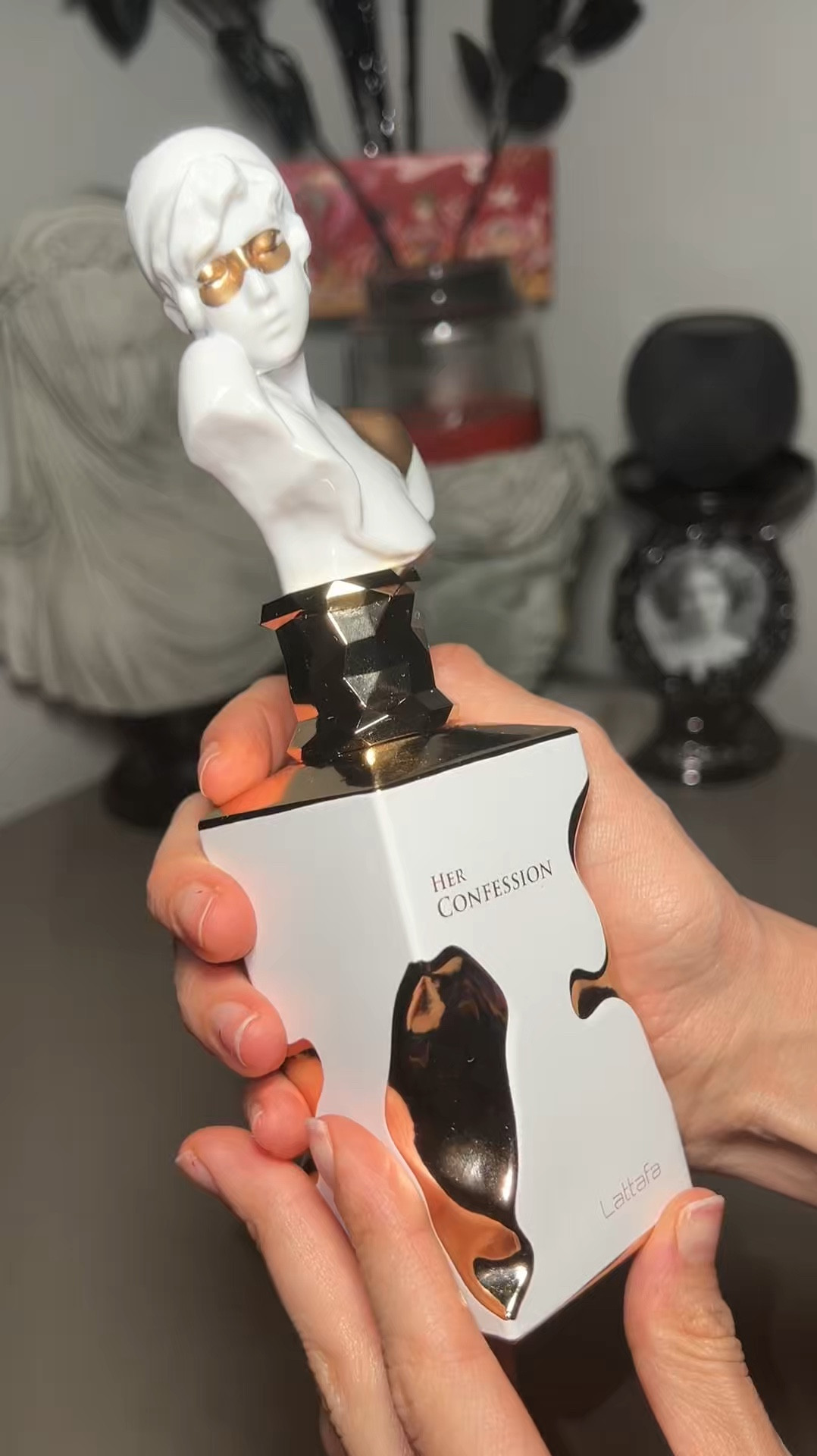 Top notes: Mystikal & Cinnamon 
Middle notes: Tuberose, Incense, Jasmine, & Mahonial
Base notes: Vanilla, Tonka, & Musk

#LTKGiftGuide #LTKFindsUnder50 #LTKBeauty