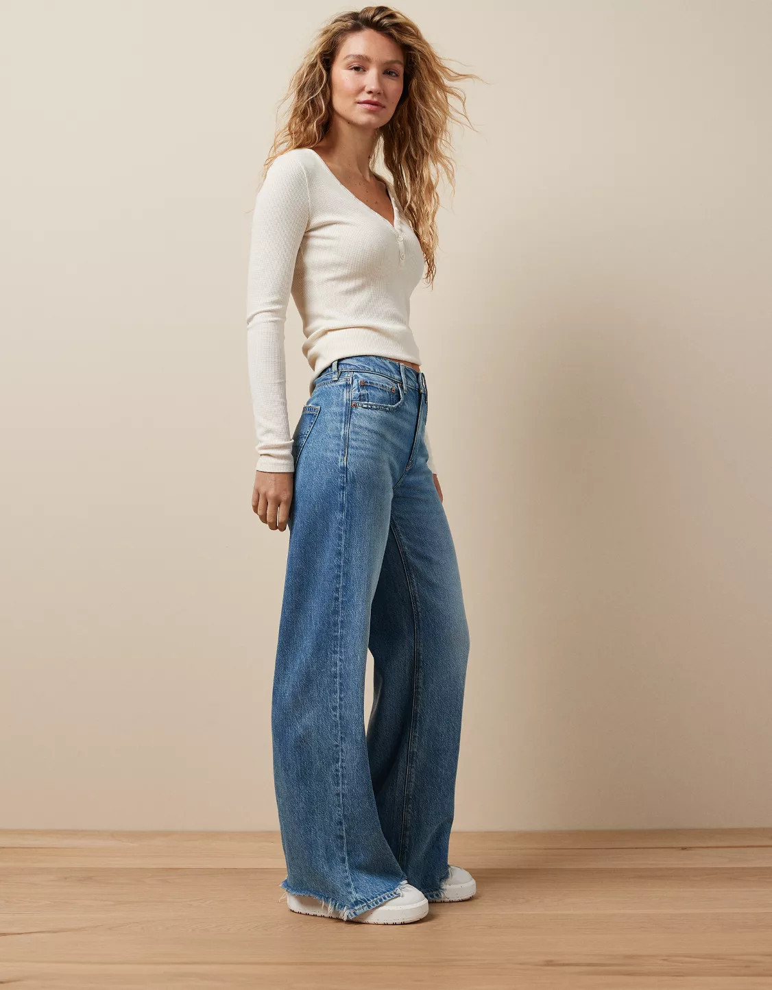 AE Dreamy Drape Super High-Waisted Baggy Wide-Leg Jean | American Eagle Outfitters (US & CA)