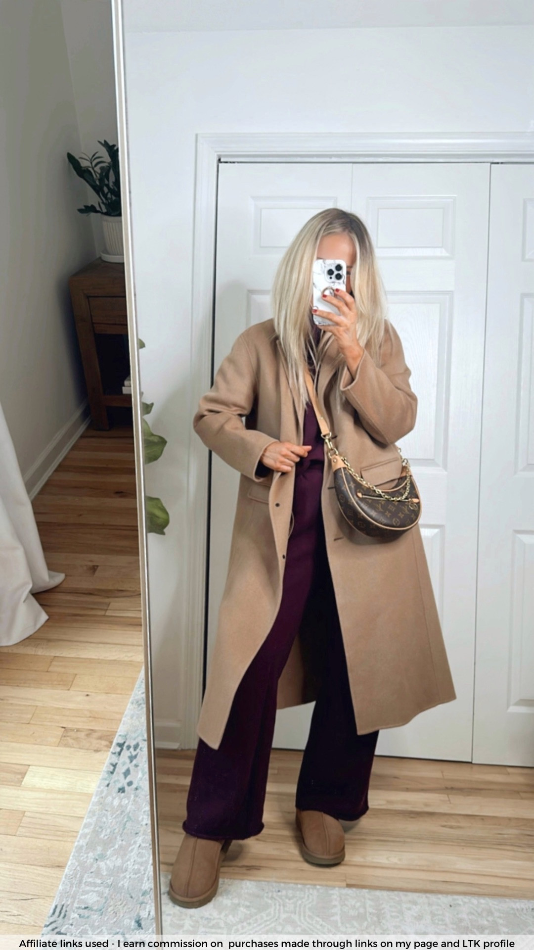 Stylish travel outfit

Camel coat 
