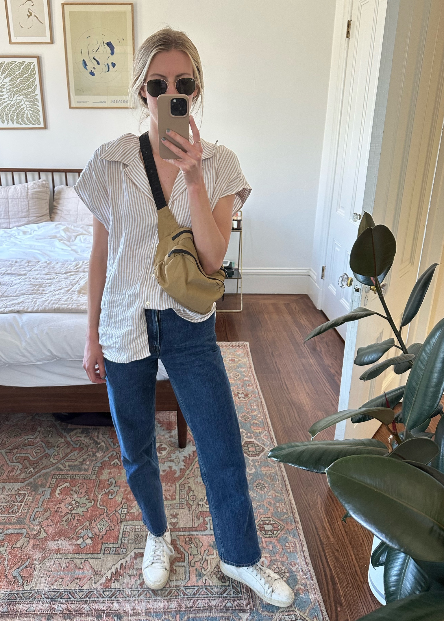 finally some summer sun in SF! these have been my go-to jeans - love the fit. 

#LTKstyletip