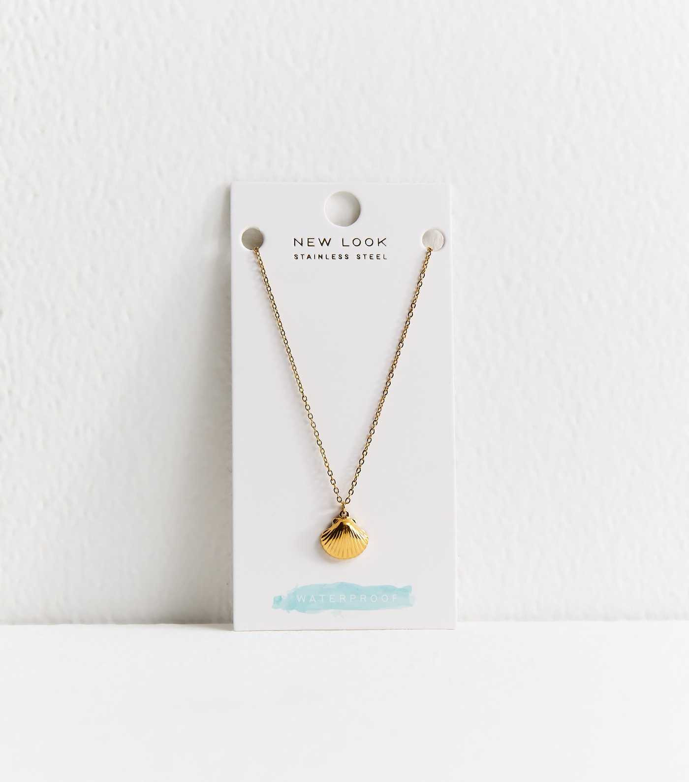 Gold Tone Waterproof Shell Pendant Necklace | New Look | New Look (UK)