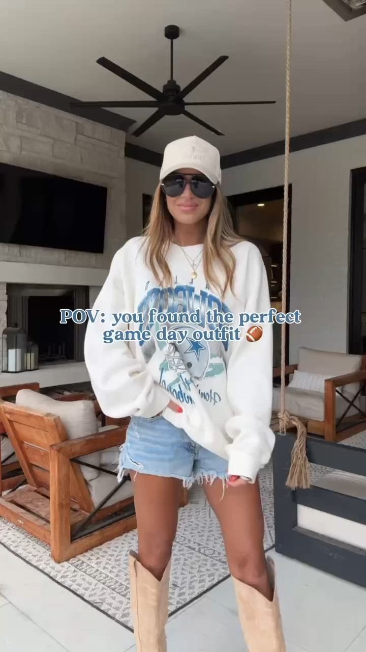 abercrombie has the comfiest and cutest crewnecks for football season!  I size up to the large 

Use code CYBERAF for an additional 15% off!

wearing a medium 🫶🏼 

 

#LTKSaleAlert #LTKSeasonal #LTKCyberWeek