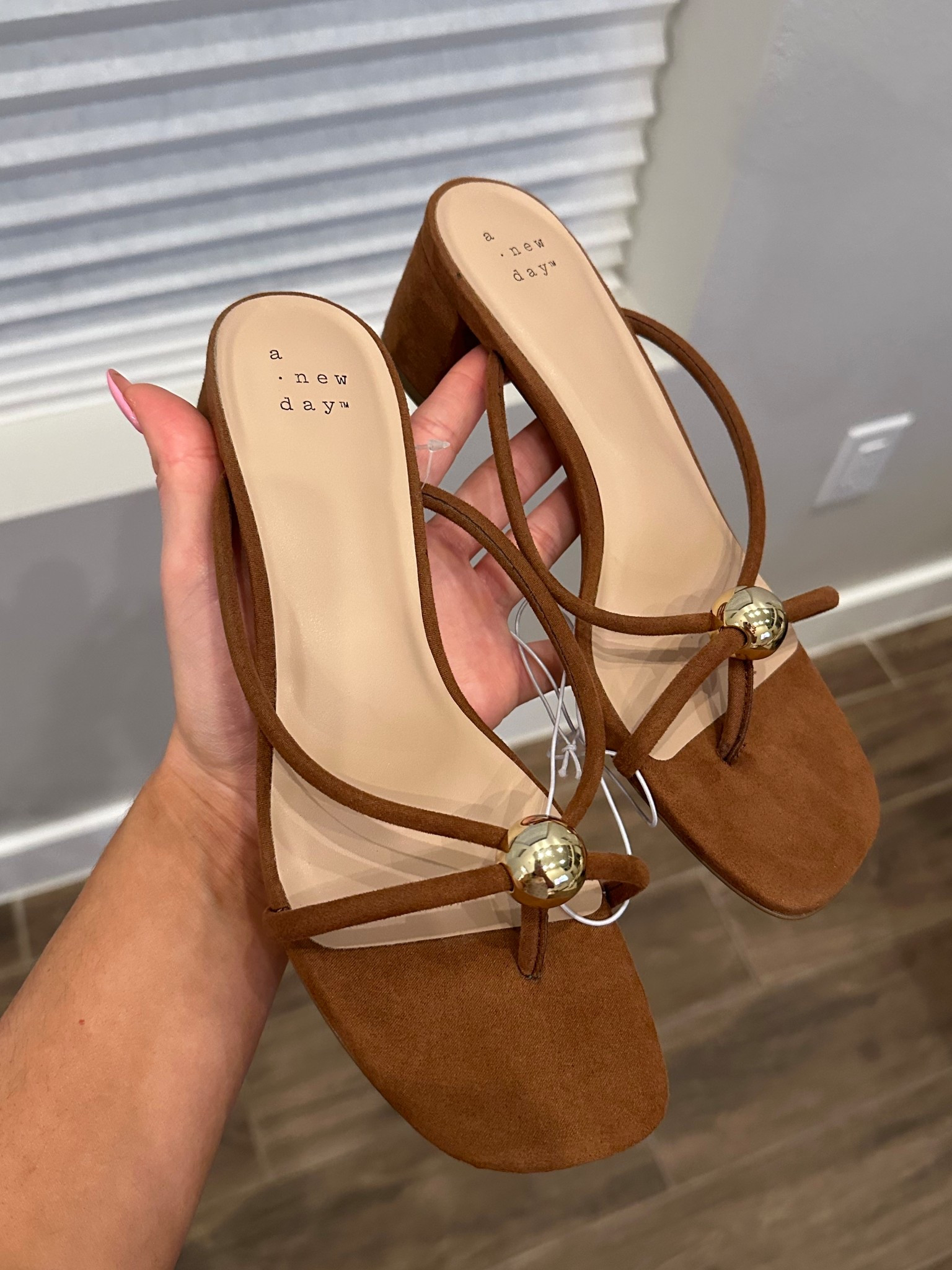 these kitten heels are so stunning!  