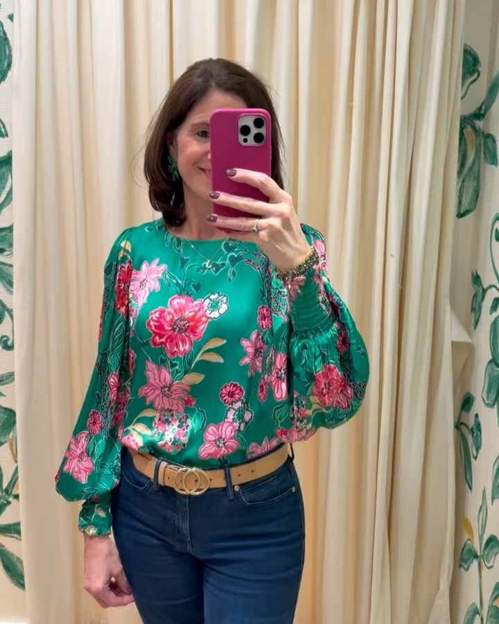 Gift for Her 

What a great gift idea for that special loved one in your life. This one is truly special and so beautiful! 

I highly recommend this beautiful blouse. I feel in love with it the minute I put it on. I absolutely love this print. 

Wearing a size 4 in this. The new petal earrings in the pink and green match perfectly.

Linked some other great gift for her ideas below too. 

#LTKworkwear #ltkover40 #LTKHoliday #LTKbeauty #LTKtravel #liketkit #lillypulitzer #blouse



#LTKGiftGuide #LTKBeauty