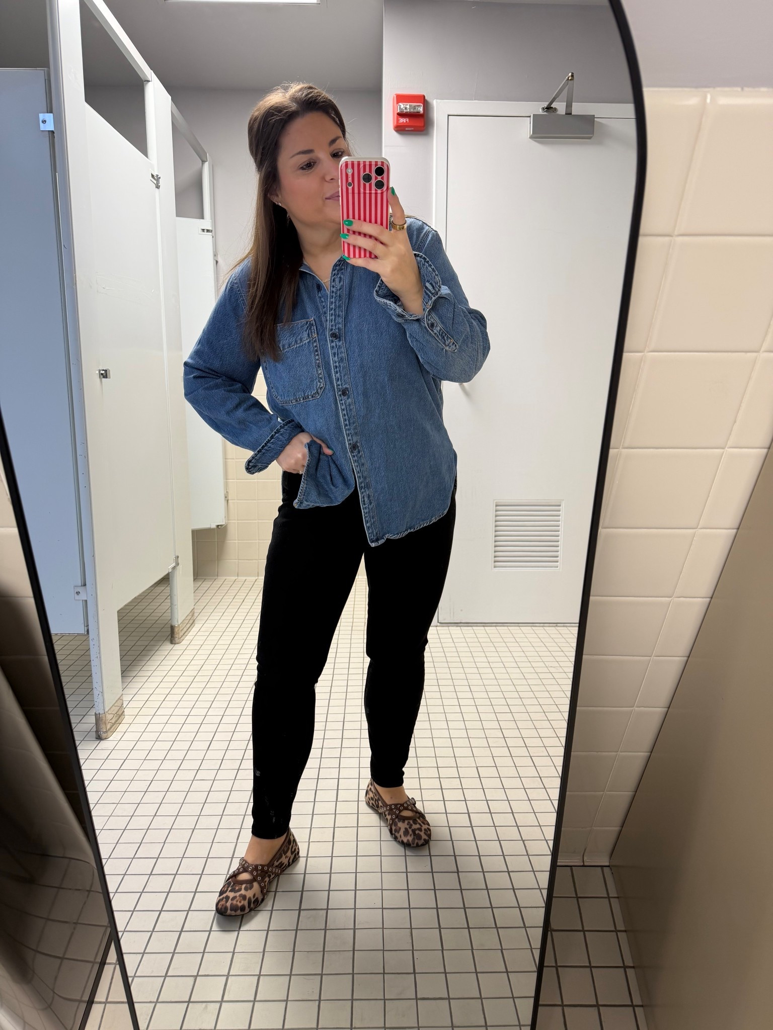 Denim shorts will always be my fav



#LTKmomlife #LTKootd #LTKdayinmylife