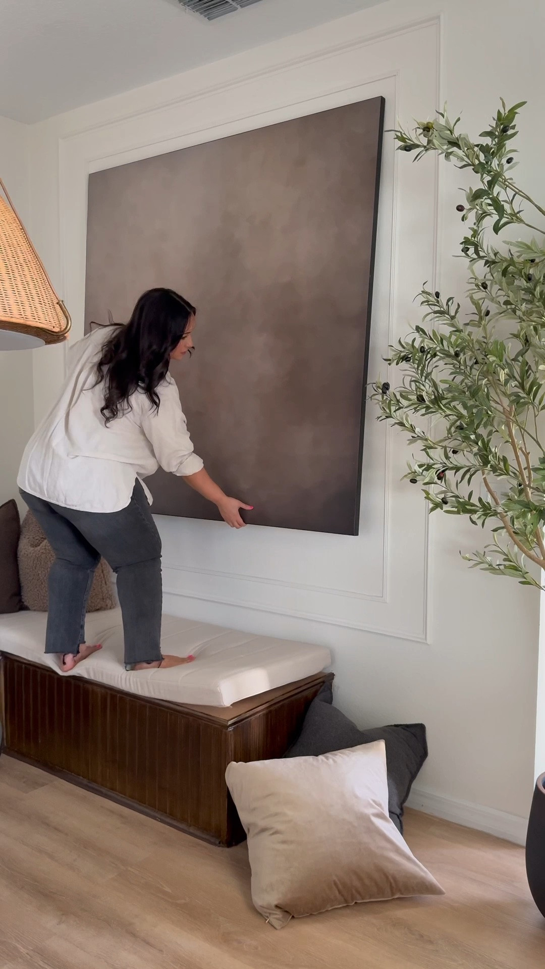 The final touch to my dining nook 🤎





Home style
Decor tip
Wall art
Dining nook
Accent wall
Oversized wall art
Wall decor
Room refresh

#LTKHome #LTKvlog #LTKOver40