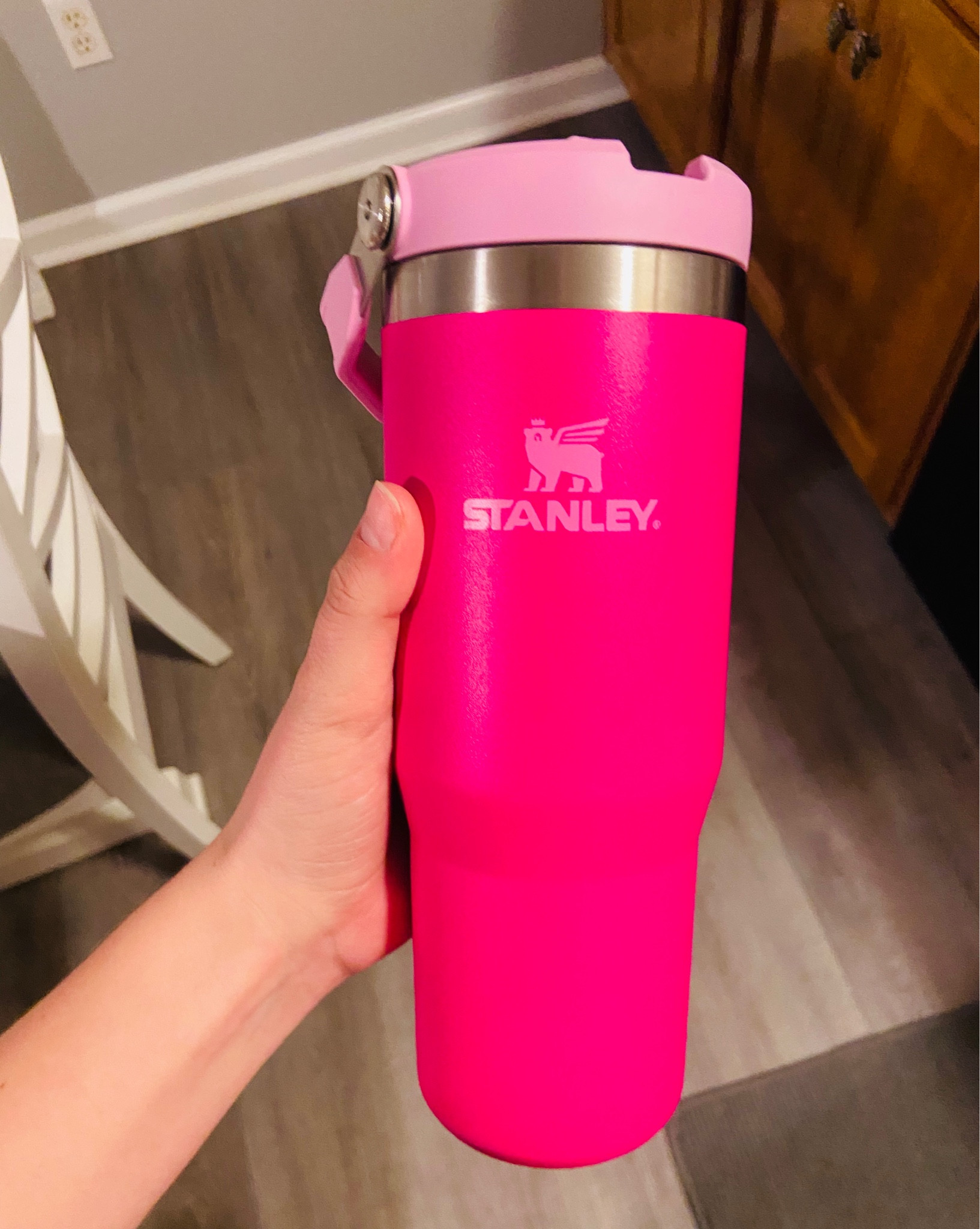 Hot pink Stanley cup 🩷 I had my doubts, but this was better for travel in comparison to the 40oz! 