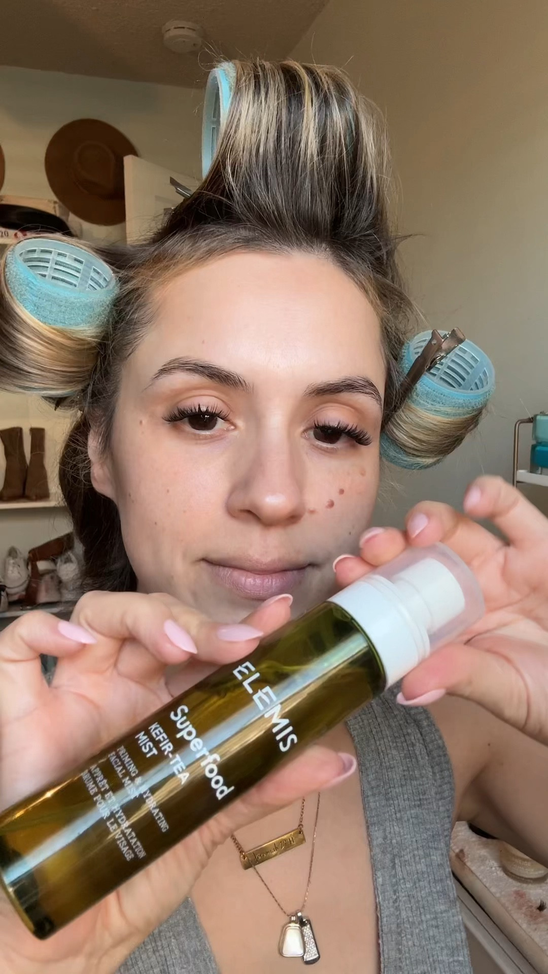 My make up routine for shooting or special events! 


Products used in order of appearance ! 
- Elemis face mist
- Laneige water bank moisturizer
- Elta MD tinted broad spectrum SPF
- milk Hydro grip primer
- 24 hour brow setter by benefit
- luminous silk foundation in the color 5.2
- hourglass concealer in the color Sepia
- Make up by Mario shaping stick in the color medium
- NYX grow pen in the color taupe
- Charlotte Tilbury setting powder in the color fair
- Blush by Melt cosmetics in the color Sandy cheeks
- Ambient bronzer by hourglass in the color diffused bronze light
- Charlotte Tilbury setting powder in the color fair
- Unzipped gold eyeshadow, palette by Lorac 
- NYX lip liner in the color Nude truffle
- Lawless lipstick in the color Annie
- Charlotte Tilbury setting spray 
- Kaja liquid eyeliner


#LTKbeauty #LTKVideo #LTKU