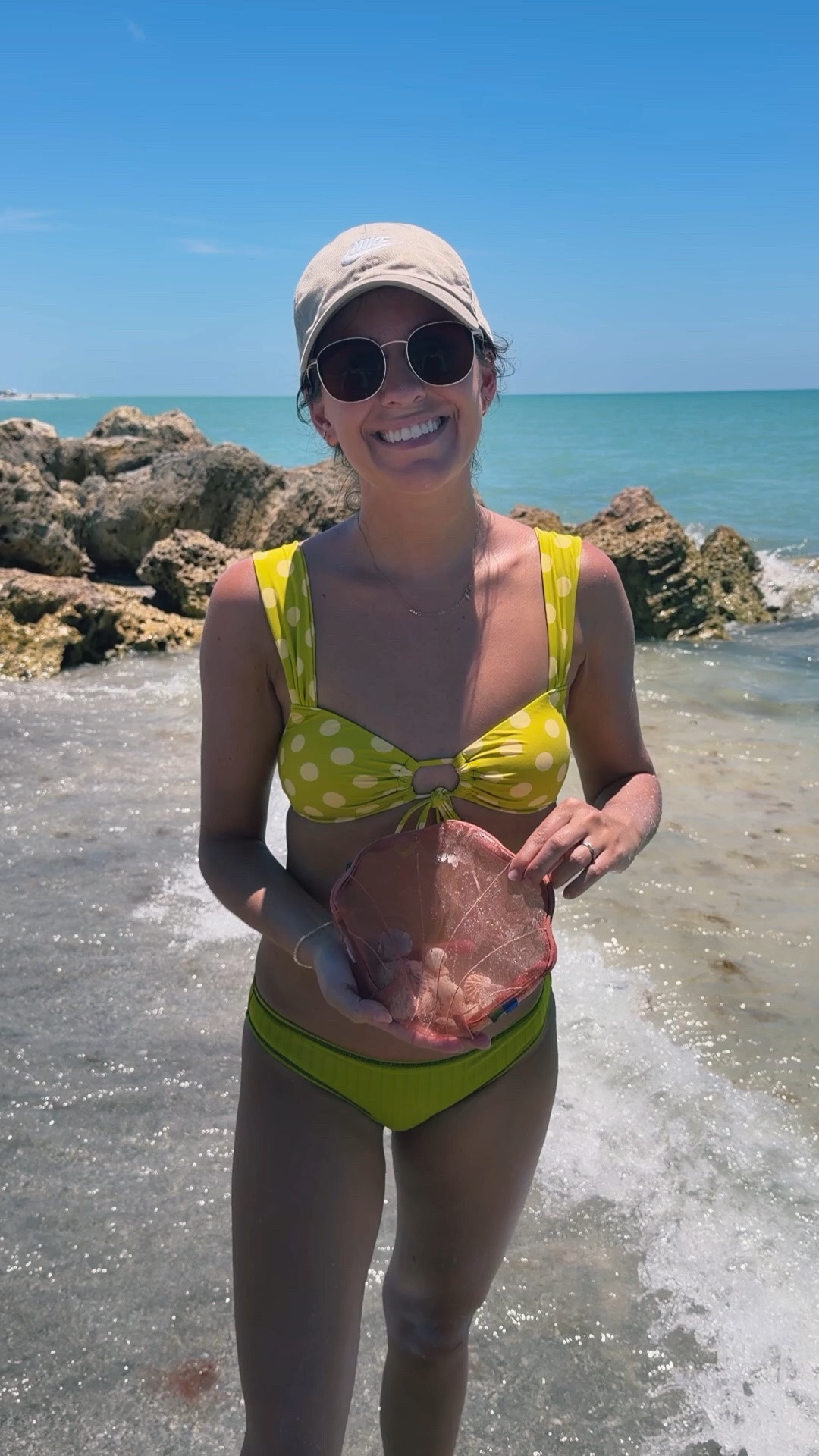 xs in both my bikini top and bottoms! I love @Aerie  swimsuits so much 💚