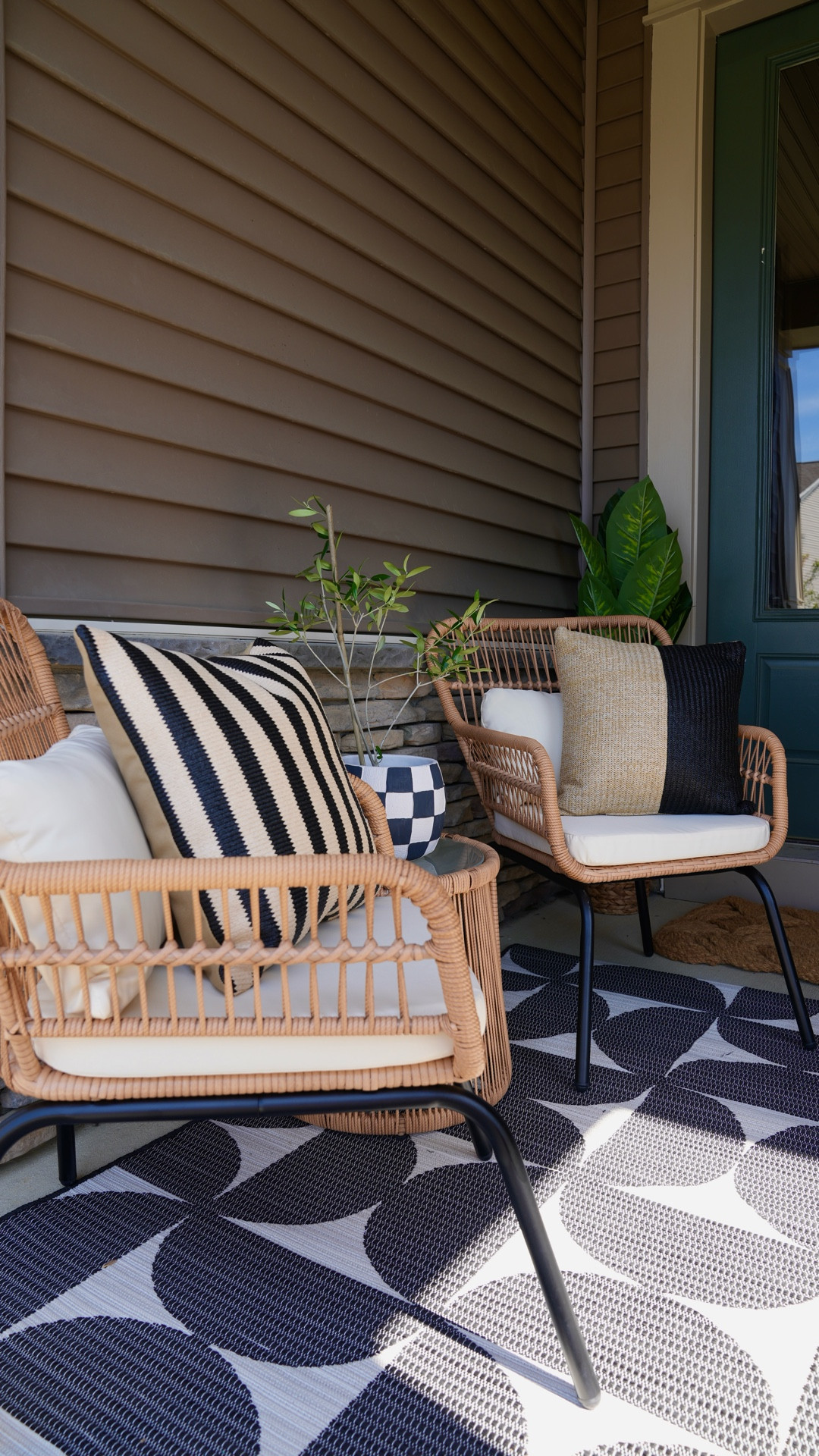 #AD Taking matters into my own hands! 

Elevated my dad’s patio space with some fabulous finds at @Wayfair . This is the season to invest in your outdoor space and make it a destination you’ll never want to leave. 

#wayfair #wayfairpartner #outdoors  #wishyouwerehere 
