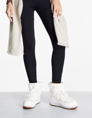 Moon Boot monaco faux fur waterproof snowboots in optical white | ASOS | ASOS (Global)