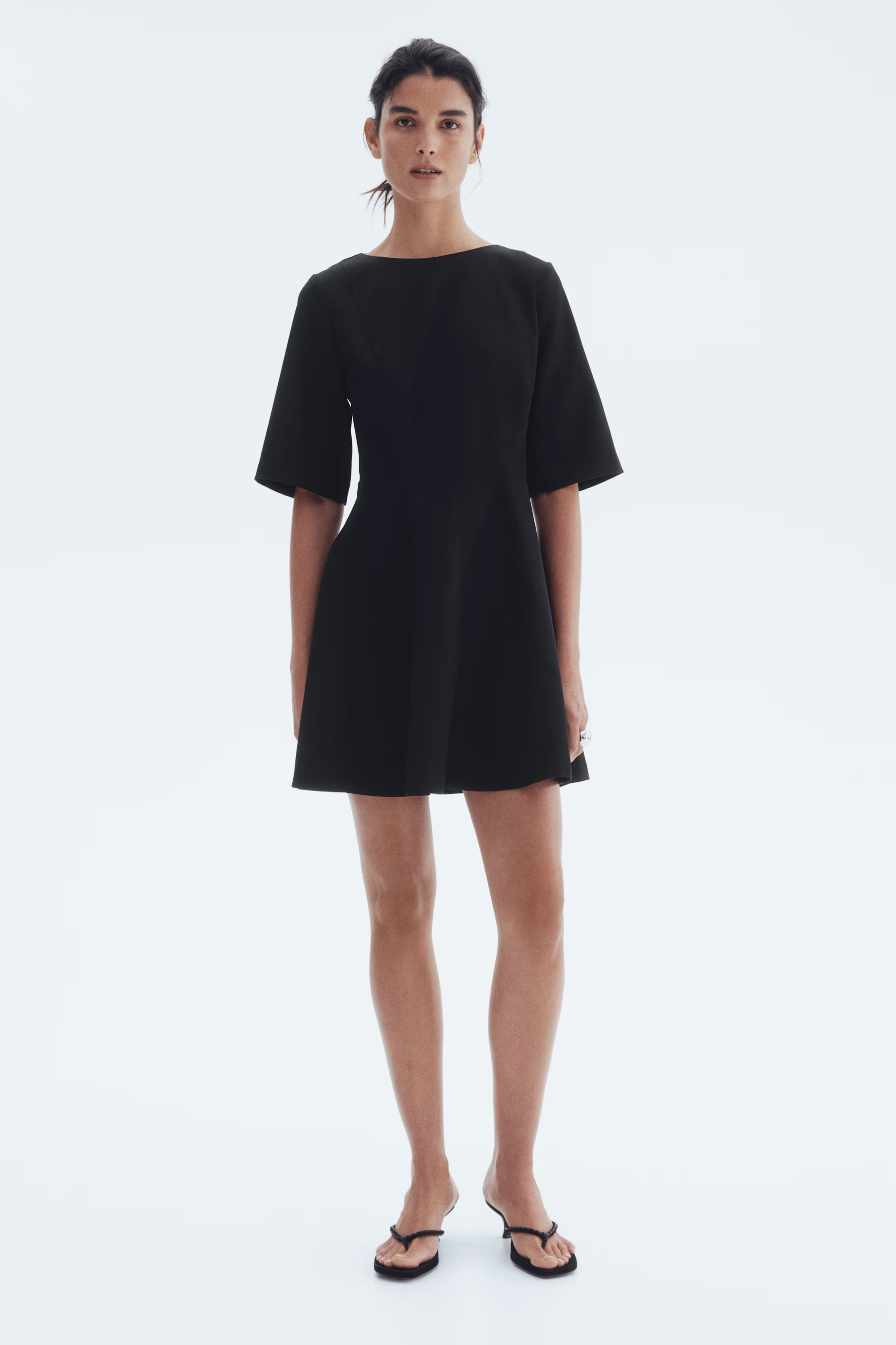 Tailliertes Twillkleid | H&M (DE, AT, CH, NL, FI)
