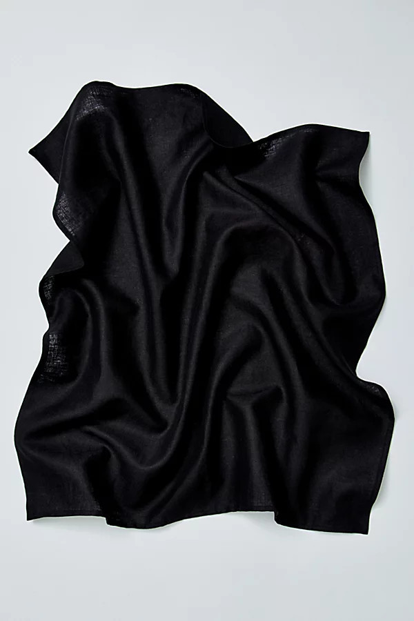 Foulard pour les cheveux Sylvie par Atelier Des Femmes en Noir chez Free People | Free People FR