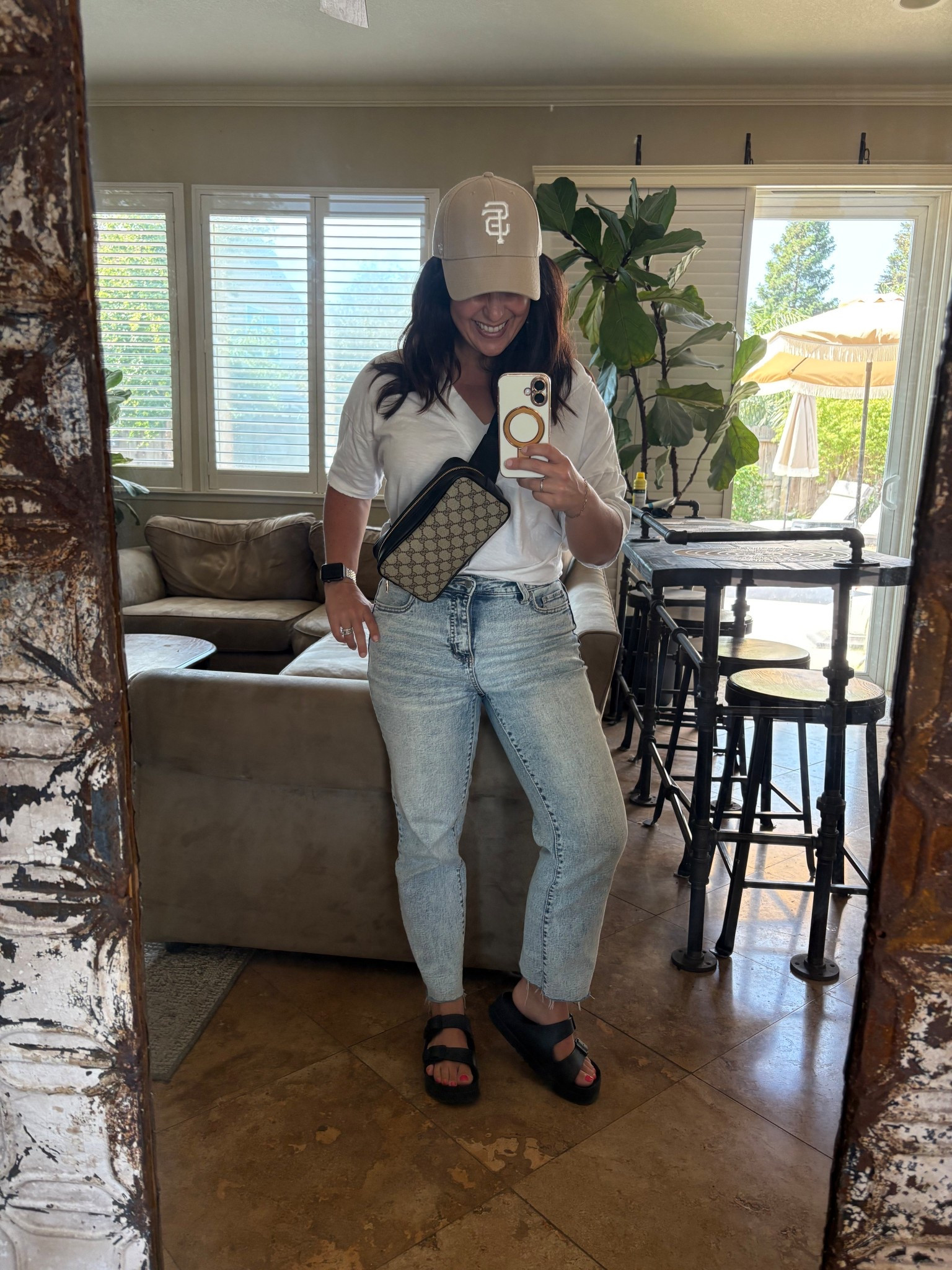 Long Saturday for this sports mom. Lots of games today. Wearing some of my favorite 90s style acid wash petite friendly jeans. I’m 5’2” and wearing a 4. My Gucci crossbody bag is not linked, but available at Vintage Boho Bags on sale. 

Weekend look
Baseball hat 

#LTKPetite #LTKStyleTip #LTKOver40
