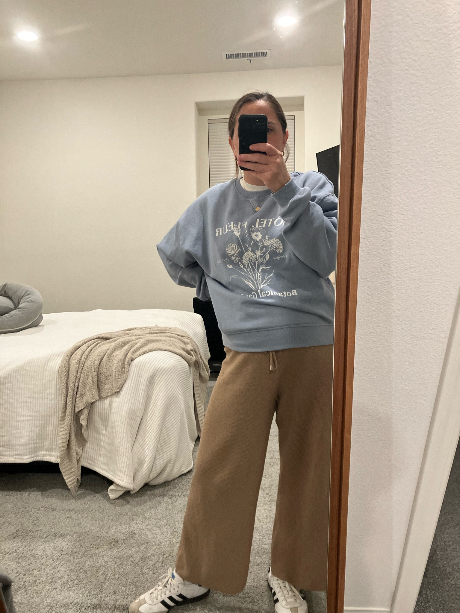 Comfy Maternity outfit 

#LTKMidsize #LTKBump #LTKBaby