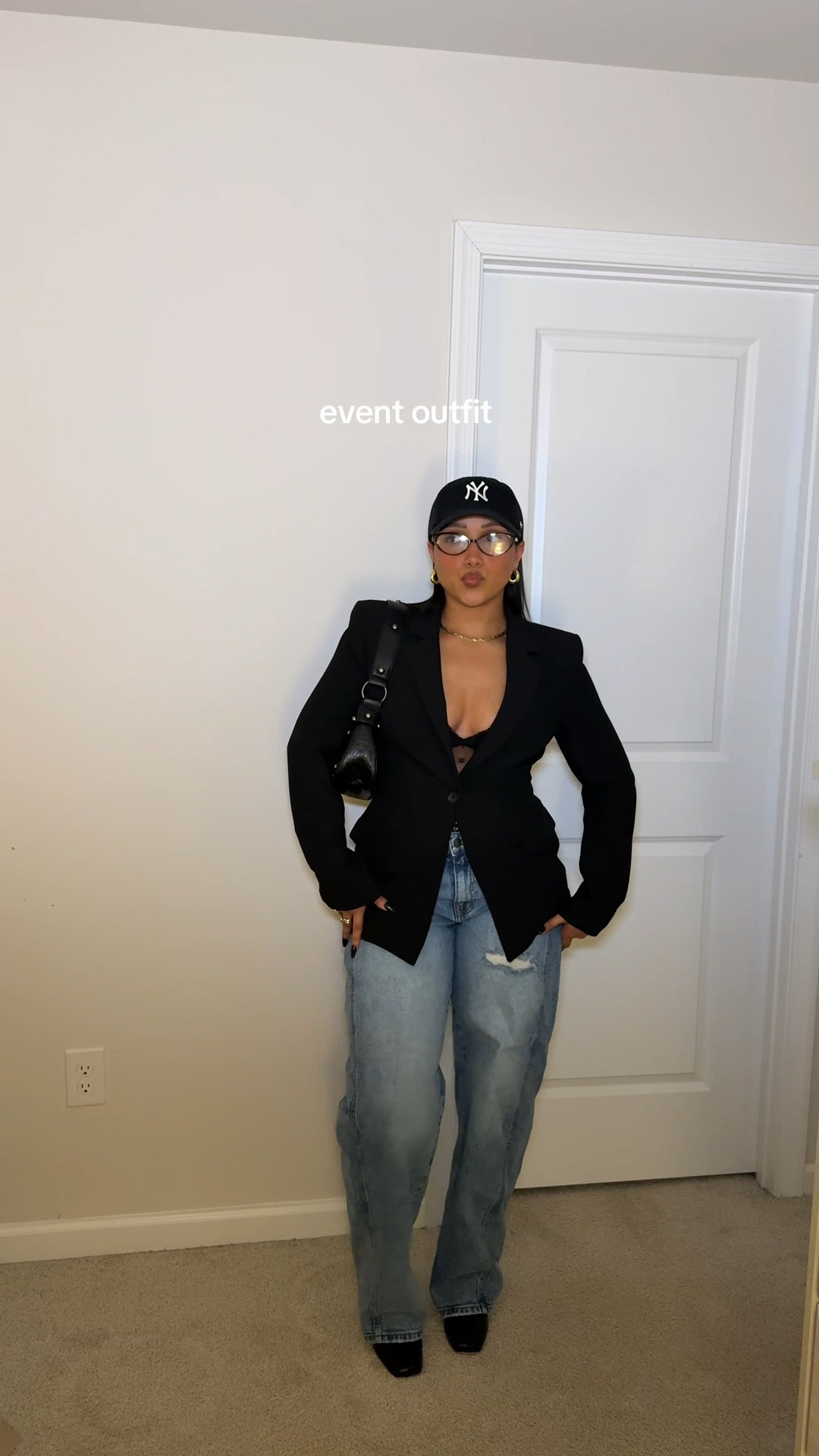 Event outfit! 
Jeans are fashionnova, I linked a similar pair. 
Bag is dollskills 
Blazer is Zara! 