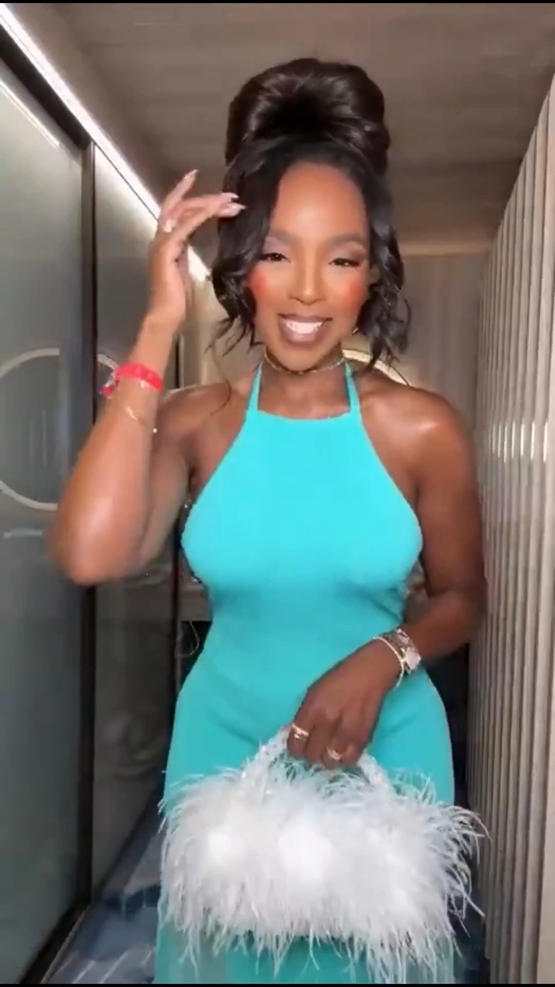 Scroll to shop viral 2025 summer looks 



#LTKPetite #LTKgrwm