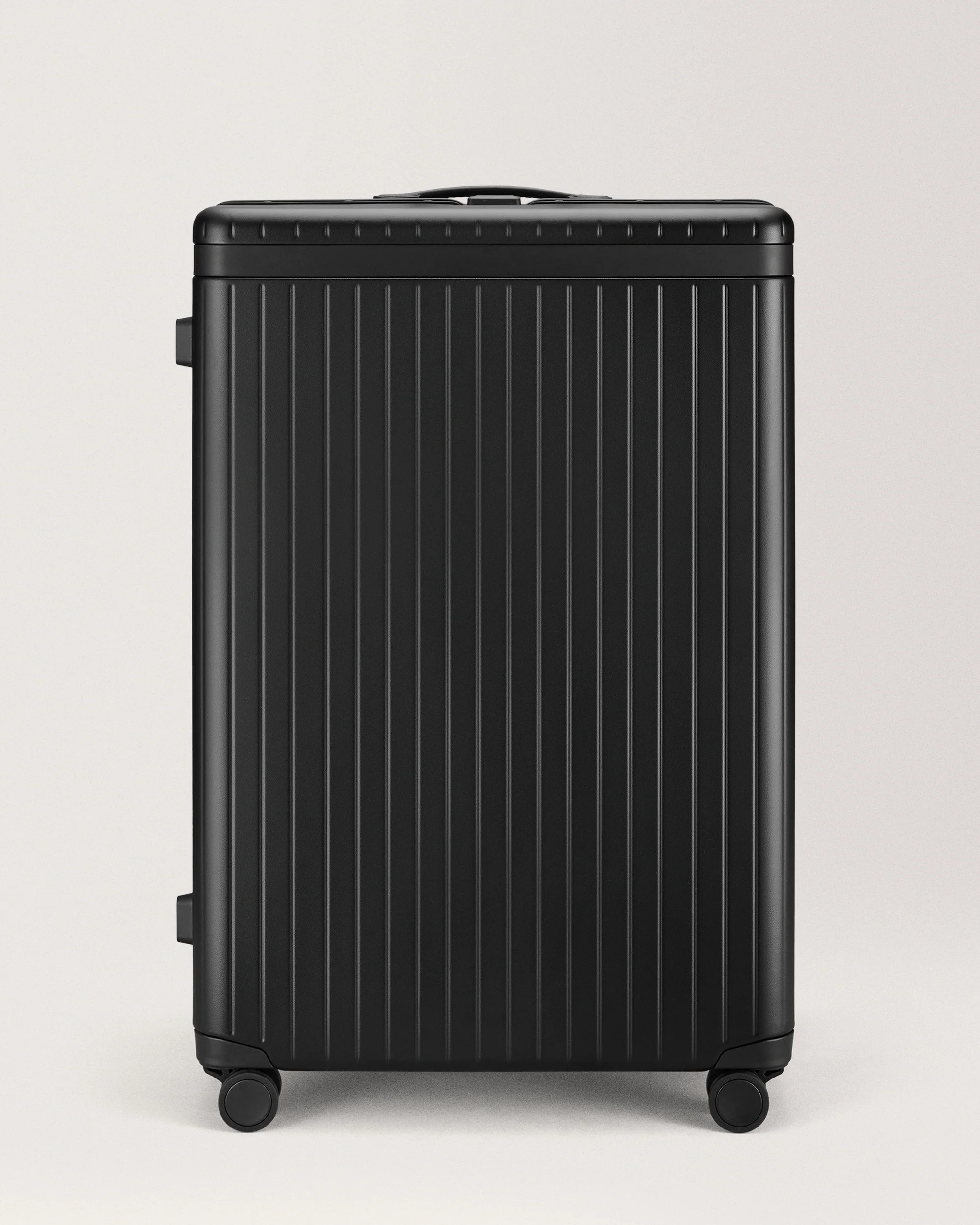 The Large Check-in | Carl Friedrik