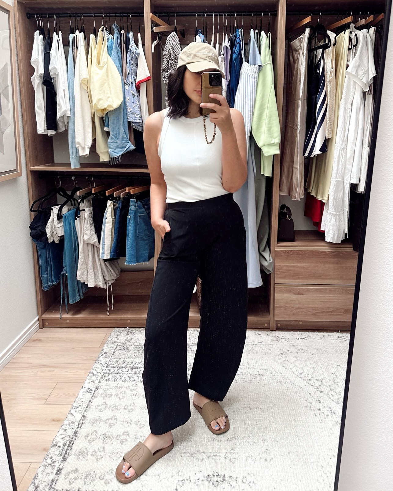 I do love these @ruti pants! They're the most comfortable pants, I swear! And they're on sale -- 20% off right now! 

I'm in the 10 tall! Perfect fit.
